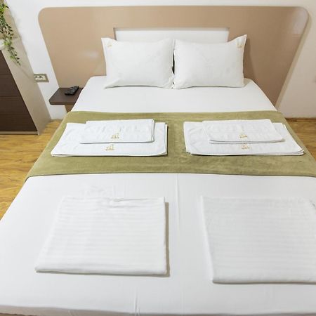 4 Rooms Apartments Ni Eksteriør bilde