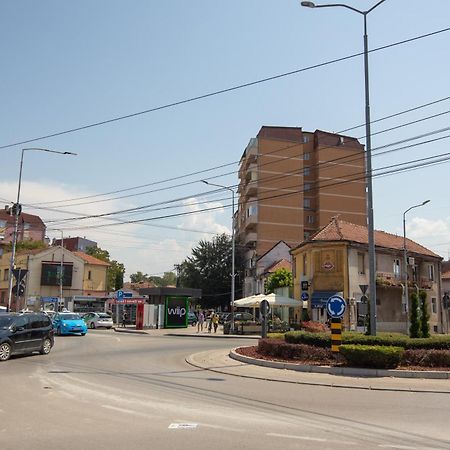 4 Rooms Apartments Ni Eksteriør bilde