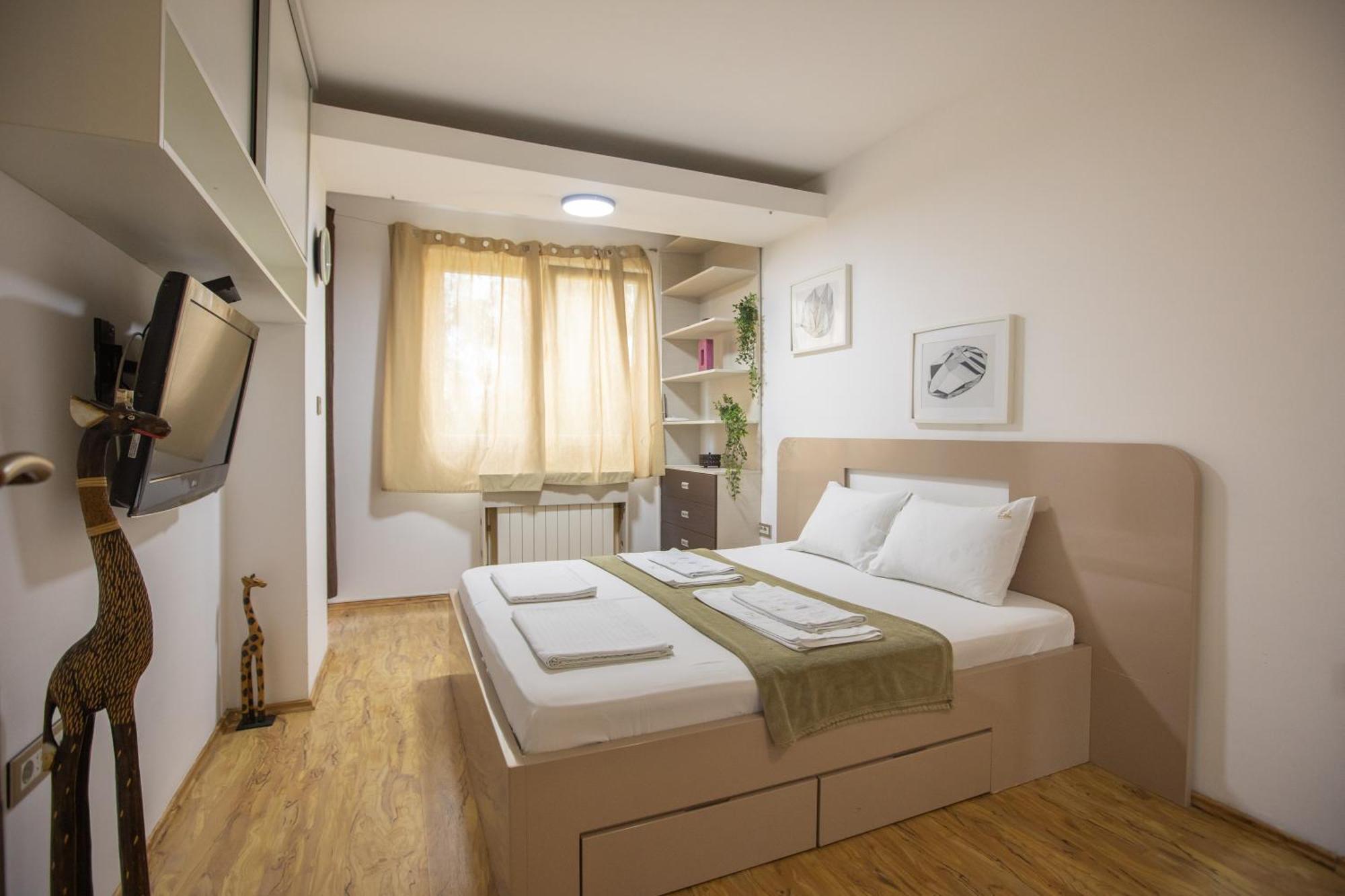 4 Rooms Apartments Ni Eksteriør bilde