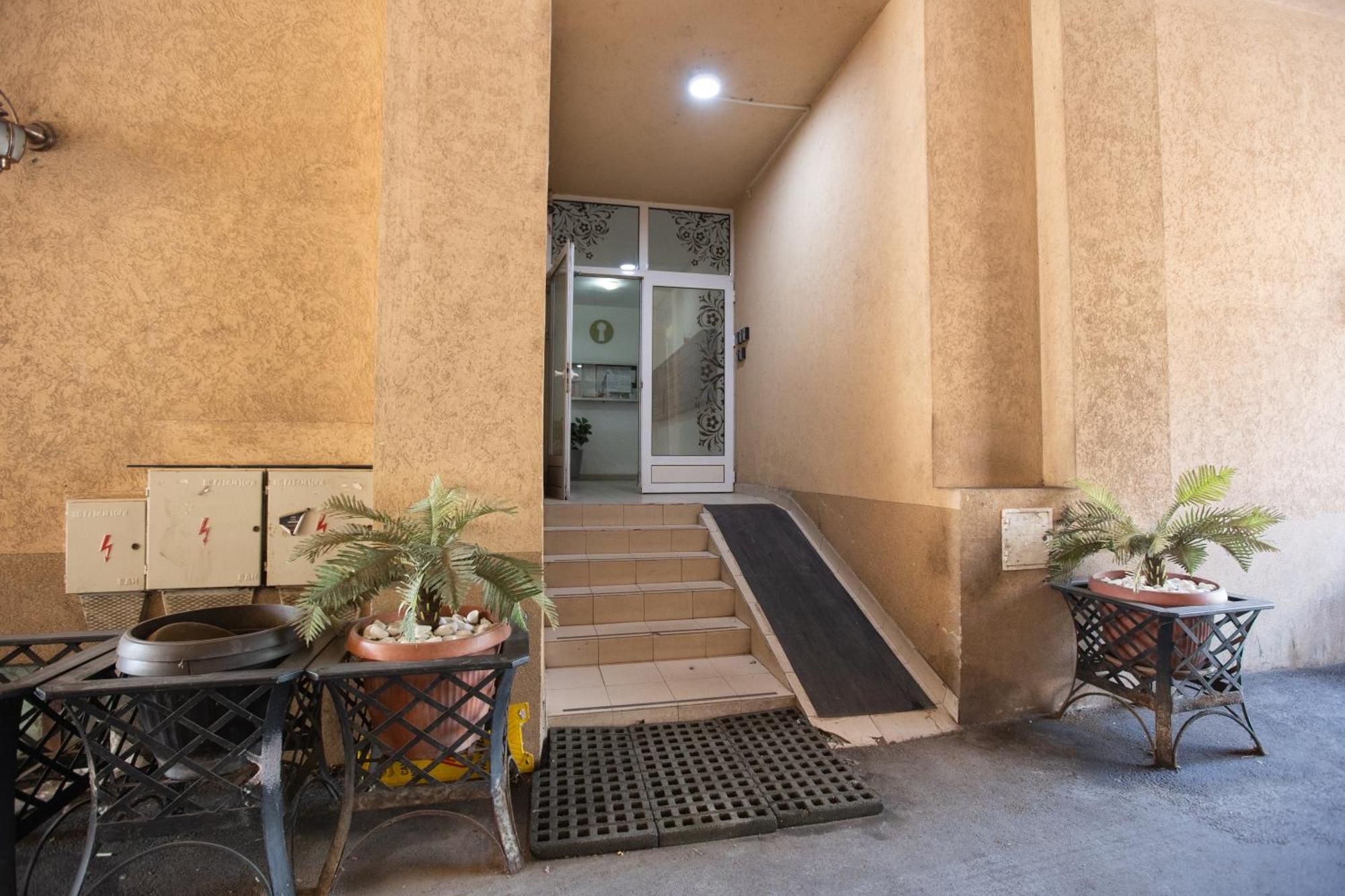 4 Rooms Apartments Ni Eksteriør bilde