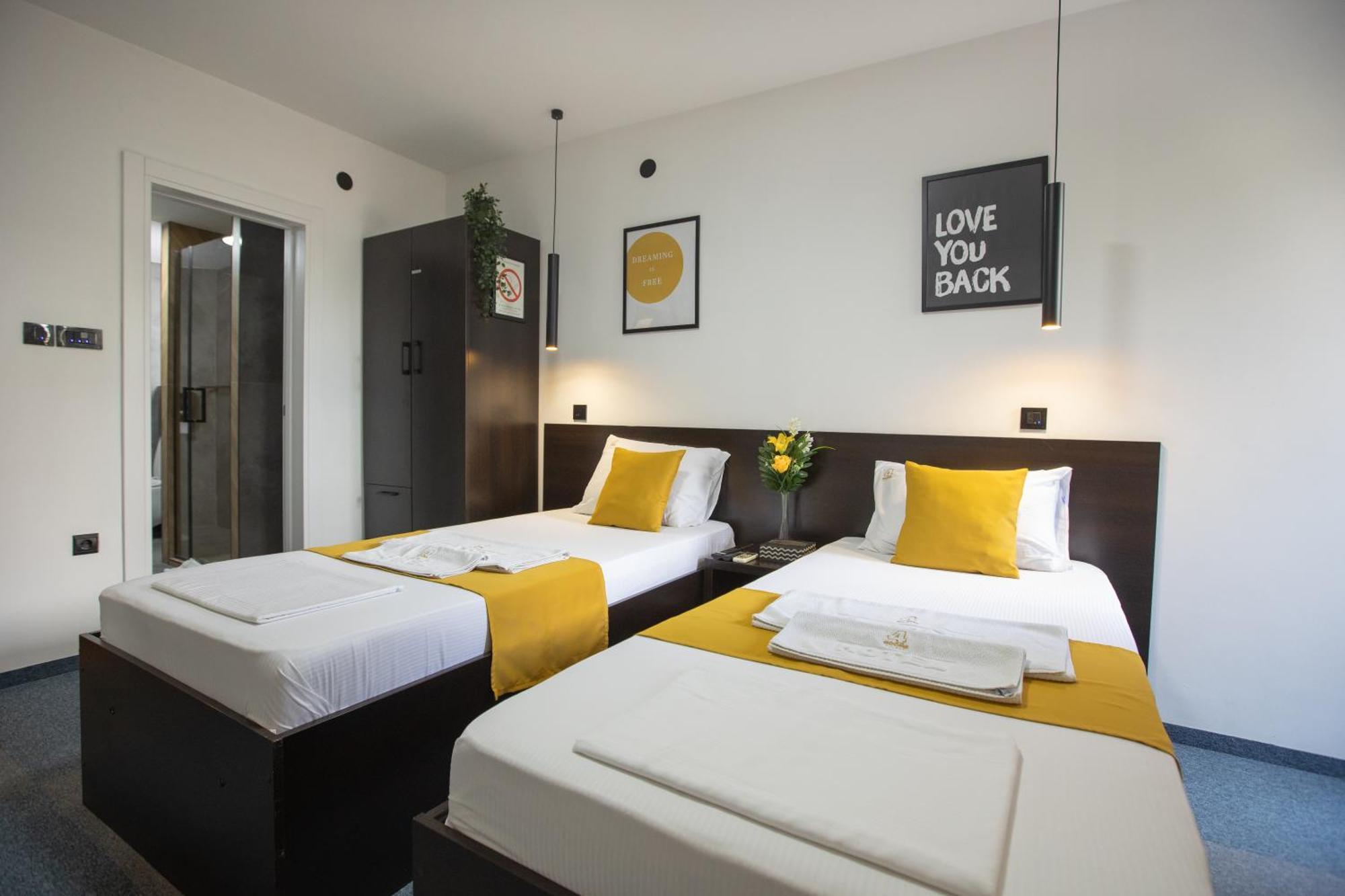 4 Rooms Apartments Ni Eksteriør bilde