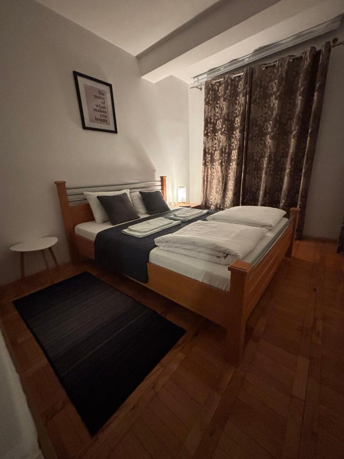 4 Rooms Apartments Ni Eksteriør bilde
