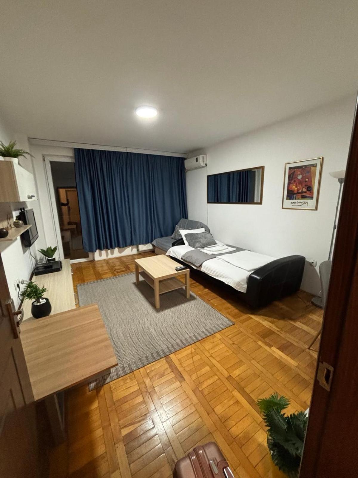 4 Rooms Apartments Ni Eksteriør bilde