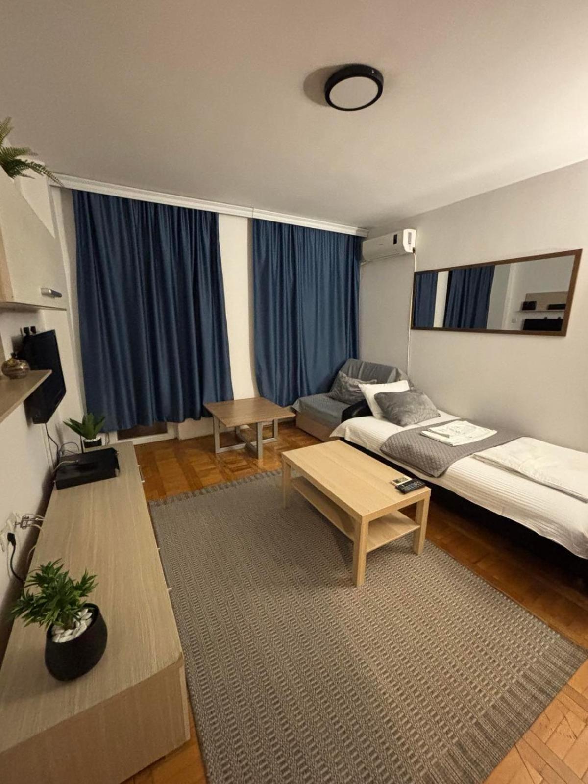 4 Rooms Apartments Ni Eksteriør bilde