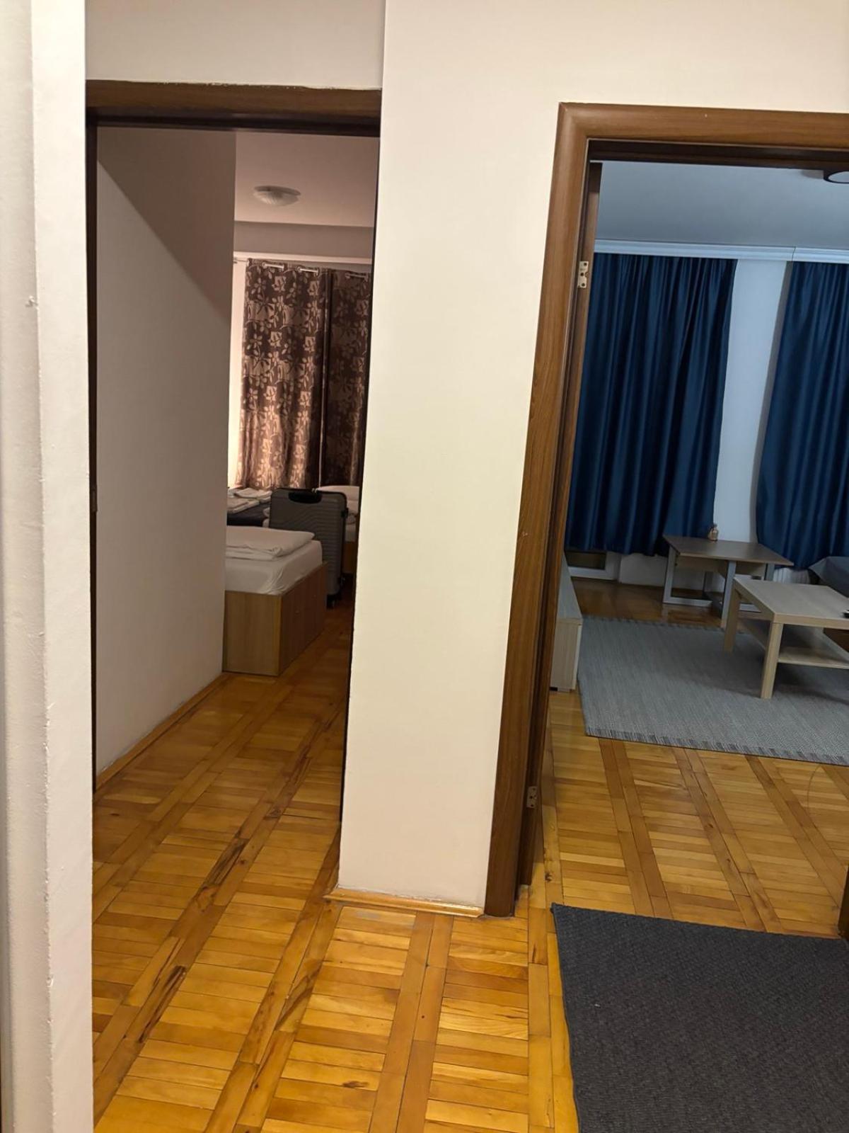 4 Rooms Apartments Ni Eksteriør bilde